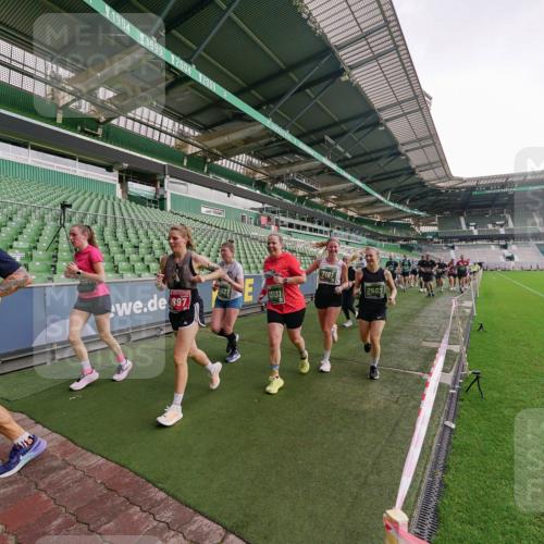 13.09.2026 - 21. swb-Marathon Bremen Michael Burmester http://msf.ph/oto/10327992 13.09.2026 13:33:25 Laufen im Stadion 155, 344, 350, 386, 428, 490, 594, 617, 690, 709, 765, 786, 787, 1001, 1048, 1051, 1098, 1133, 1292, 1377, 1427, 1444, 1557, 1591, 1592, 1661, 1760, 1827, 1897, 1923, 1996, 2077, 2132, 2226, 2230, 2231, 2253, 2270, 2274, 2320, 2374, 2399, 2400, 2456, 2479, 2511, 2514, 2515, 2523, 2539, 2543, 2556, 2616, 2630, 2641, 2649, 2718, 2735, 2757, 2769, 2787, 2848, 2982, 3014, 3345, 3350, 3443, 3503, 3577, 3601, 3614, 3746, 3797, 3875, 3901, 3911, 3952, 4001 meine-sportfotos.de