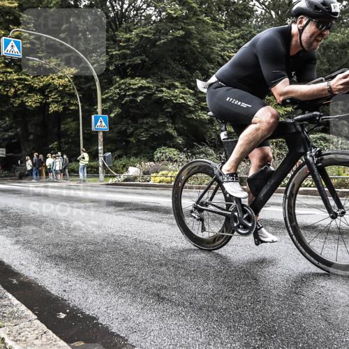 13.09.2026 - Stadtparktriathlon H.Heesch http://msf.ph/oto/10327994 13.09.2026 11:57:15 Radfahren 804, 916, 1048 meine-sportfotos.de