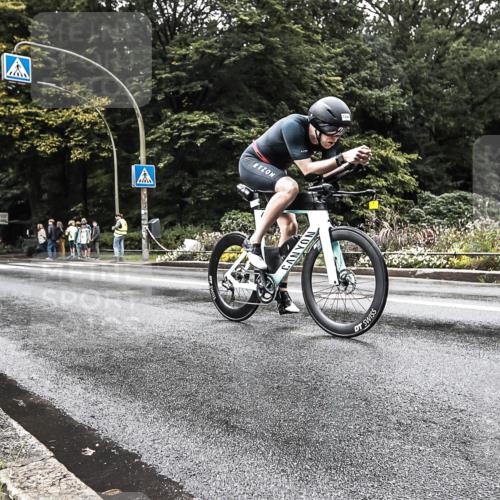 13.09.2026 - Stadtparktriathlon H.Heesch http://msf.ph/oto/10327997 13.09.2026 11:57:16 Radfahren 804, 916, 1048 meine-sportfotos.de