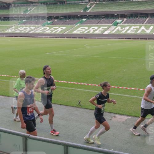13.09.2026 - 21. swb-Marathon Bremen Michael Burmester http://msf.ph/oto/10327998 13.09.2026 12:58:05 Laufen im Stadion 141, 148, 334, 511, 672, 769, 776, 789, 790, 857, 909, 1010, 1119, 1191, 1199, 1254, 1281, 1535, 1601, 1642, 1647, 1752, 1809, 1881, 1900, 1931, 1933, 2046, 2051, 2075, 2324, 2343, 2367, 2371, 2397, 2402, 2423, 2425, 2493, 2577, 2634, 2640, 2671, 2761, 2771, 2807, 2903, 2904, 3021, 3051, 3078, 3120, 3138, 3148, 3182, 3186, 3319, 3338, 3435, 3450, 3458, 3514, 3534, 3560, 3634, 3655, 3685, 3690, 3695, 3760, 3813, 3866, 3933, 3939, 4101, 4120, 4174, 4316, 205 meine-sportfotos.de