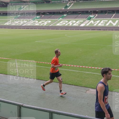 13.09.2026 - 21. swb-Marathon Bremen Michael Burmester http://msf.ph/oto/10328015 13.09.2026 12:58:07 Laufen im Stadion 141, 148, 334, 511, 672, 769, 776, 789, 790, 857, 909, 1010, 1119, 1191, 1199, 1254, 1281, 1535, 1601, 1642, 1647, 1752, 1809, 1881, 1900, 1931, 1933, 2046, 2051, 2075, 2324, 2343, 2367, 2371, 2397, 2402, 2423, 2425, 2493, 2577, 2634, 2640, 2671, 2761, 2771, 2807, 2903, 2904, 3021, 3051, 3078, 3120, 3138, 3148, 3182, 3186, 3319, 3338, 3435, 3450, 3458, 3514, 3534, 3560, 3634, 3655, 3685, 3690, 3695, 3760, 3813, 3866, 3933, 3939, 4101, 4120, 4174, 4316, 205 meine-sportfotos.de