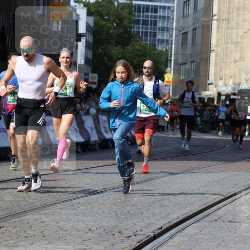 13.09.2026 - 21. swb-Marathon Bremen Strokosch-Dieckow http://msf.ph/oto/10328016 13.09.2026 13:13:08 Ziel 1513, 2350, 2442, 2801, 3988, 4605, 5379, 5965, 8029, 8798, 9775, 13106, 13140, 280, 621, 987, 1207, 2130, 2962, 3566, 4582, 5345, 5769, 6038, 6394, 8197, 8464 meine-sportfotos.de