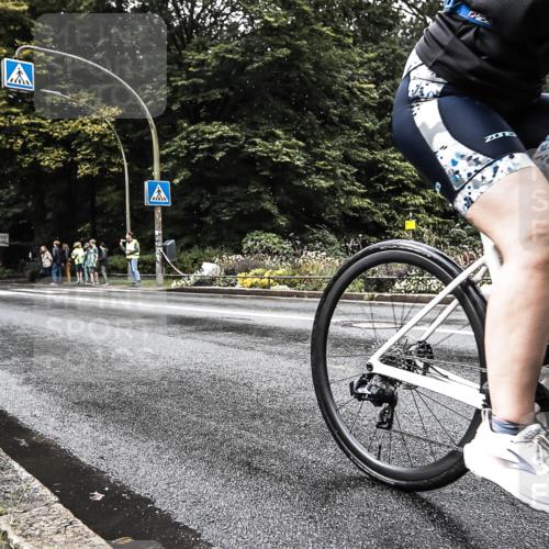 13.09.2026 - Stadtparktriathlon H.Heesch http://msf.ph/oto/10328034 13.09.2026 11:57:23 Radfahren 744, 781, 807, 899, 958 meine-sportfotos.de