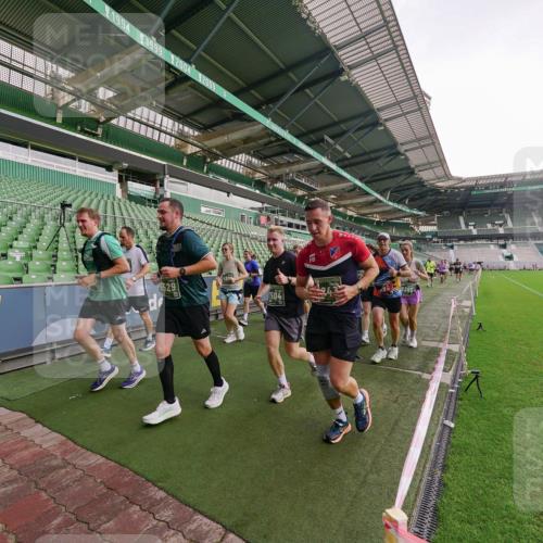 13.09.2026 - 21. swb-Marathon Bremen Michael Burmester http://msf.ph/oto/10328042 13.09.2026 13:33:32 Laufen im Stadion 155, 344, 350, 428, 490, 594, 679, 690, 709, 765, 786, 787, 916, 1001, 1048, 1051, 1098, 1133, 1292, 1377, 1427, 1444, 1557, 1591, 1592, 1661, 1703, 1760, 1827, 1923, 1996, 2077, 2132, 2226, 2230, 2231, 2270, 2274, 2320, 2374, 2399, 2400, 2451, 2456, 2479, 2511, 2514, 2515, 2523, 2539, 2543, 2556, 2616, 2630, 2641, 2649, 2718, 2735, 2757, 2769, 2787, 2848, 2982, 3014, 3345, 3350, 3443, 3503, 3577, 3601, 3614, 3746, 3797, 3875, 3901, 3911, 3952, 4001 meine-sportfotos.de