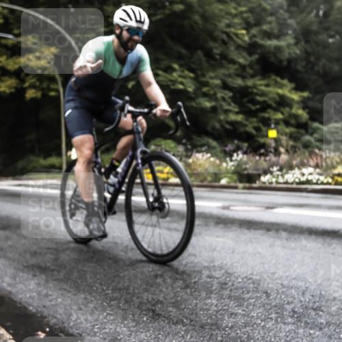 13.09.2026 - Stadtparktriathlon H.Heesch http://msf.ph/oto/10328045 13.09.2026 13:08:40 Radfahren 1212, 1214, 1237, 1239, 1294 meine-sportfotos.de