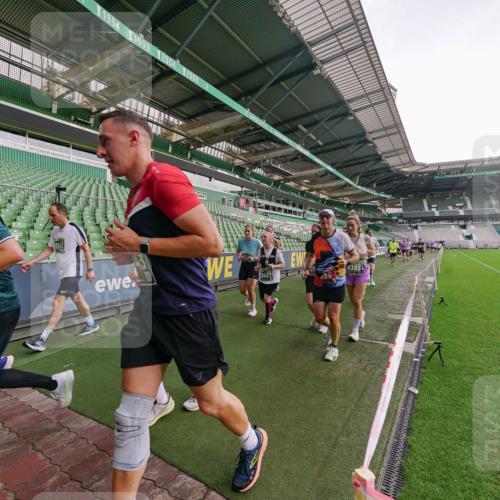 13.09.2026 - 21. swb-Marathon Bremen Michael Burmester http://msf.ph/oto/10328048 13.09.2026 13:33:33 Laufen im Stadion 155, 344, 350, 428, 490, 594, 679, 690, 709, 765, 786, 787, 916, 1001, 1048, 1051, 1098, 1133, 1292, 1377, 1444, 1557, 1591, 1592, 1661, 1703, 1760, 1827, 1923, 1996, 2077, 2132, 2226, 2230, 2231, 2270, 2274, 2320, 2374, 2399, 2400, 2451, 2456, 2479, 2511, 2514, 2515, 2523, 2539, 2543, 2556, 2616, 2630, 2641, 2649, 2718, 2735, 2757, 2769, 2787, 2848, 2982, 3014, 3345, 3350, 3443, 3503, 3577, 3601, 3614, 3746, 3797, 3875, 3901, 3911, 3952, 4001 meine-sportfotos.de