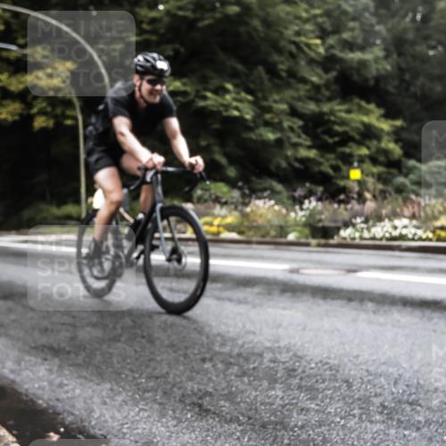 13.09.2026 - Stadtparktriathlon H.Heesch http://msf.ph/oto/10328050 13.09.2026 13:08:41 Radfahren 1212, 1214, 1237, 1239, 1294 meine-sportfotos.de