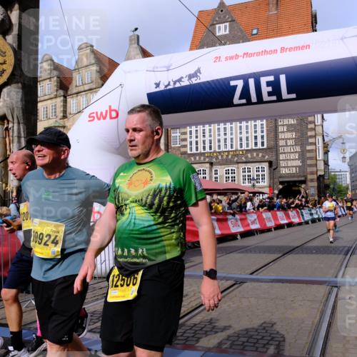 13.09.2026 - 21. swb-Marathon Bremen Tim E. http://msf.ph/oto/10328071 13.09.2026 11:02:21 Ziel 10257, 10409, 10444, 10473, 10500, 10617, 10636, 10803, 10817, 10924, 11115, 11268, 11436, 11576, 11811, 11859, 12016, 12094, 12095, 12134, 12135, 12145, 12360, 12412, 12437, 12506 meine-sportfotos.de