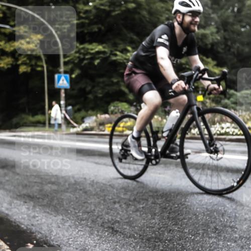13.09.2026 - Stadtparktriathlon H.Heesch http://msf.ph/oto/10328073 13.09.2026 13:09:07 Radfahren 1230, 1324 meine-sportfotos.de