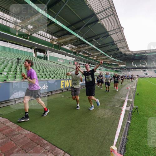 13.09.2026 - 21. swb-Marathon Bremen Michael Burmester http://msf.ph/oto/10328115 13.09.2026 13:33:42 Laufen im Stadion 155, 350, 428, 490, 594, 679, 690, 709, 765, 786, 787, 916, 1001, 1026, 1048, 1051, 1098, 1292, 1377, 1444, 1557, 1591, 1592, 1607, 1661, 1703, 1760, 1772, 1827, 1923, 1996, 2077, 2132, 2226, 2230, 2231, 2274, 2320, 2374, 2399, 2400, 2451, 2456, 2479, 2511, 2514, 2515, 2523, 2539, 2543, 2556, 2616, 2630, 2641, 2649, 2718, 2735, 2757, 2769, 2787, 2848, 2982, 3014, 3345, 3350, 3443, 3503, 3547, 3577, 3601, 3614, 3660, 3708, 3709, 3720, 3797, 3875, 3901, 3911, 3952, 4001, 4014 meine-sportfotos.de
