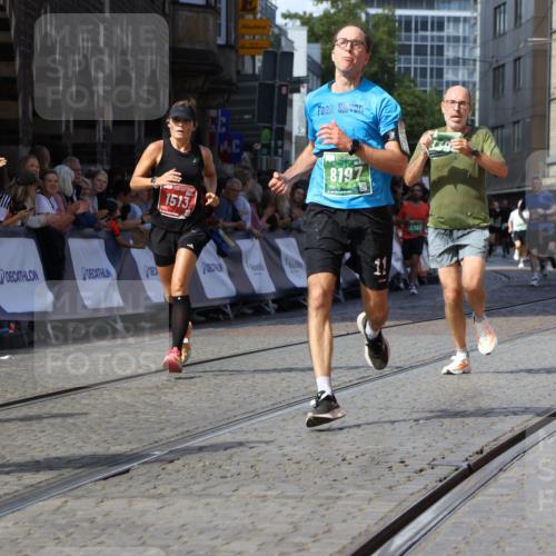 13.09.2026 - 21. swb-Marathon Bremen Strokosch-Dieckow http://msf.ph/oto/10328125 13.09.2026 13:13:16 Ziel 313, 868, 1513, 2350, 2442, 2559, 2801, 2858, 4605, 5379, 5965, 6349, 8029, 8291, 8419, 8798, 9217, 13140, 779, 2130, 2360, 2882, 6038, 6394, 6407, 8477, 8568, 8963 meine-sportfotos.de