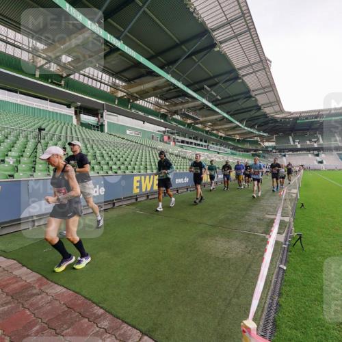 13.09.2026 - 21. swb-Marathon Bremen Michael Burmester http://msf.ph/oto/10328191 13.09.2026 13:33:48 Laufen im Stadion 155, 350, 428, 490, 594, 679, 709, 765, 786, 787, 916, 1001, 1026, 1048, 1051, 1098, 1292, 1377, 1444, 1557, 1560, 1591, 1592, 1607, 1661, 1703, 1760, 1772, 1827, 1923, 1996, 2077, 2132, 2226, 2230, 2231, 2320, 2374, 2399, 2400, 2451, 2456, 2479, 2511, 2514, 2515, 2539, 2543, 2616, 2630, 2641, 2649, 2718, 2735, 2757, 2769, 2787, 2848, 2982, 3014, 3345, 3443, 3503, 3547, 3577, 3601, 3614, 3660, 3708, 3709, 3720, 3797, 3875, 3901, 3911, 3952, 4001, 4014 meine-sportfotos.de