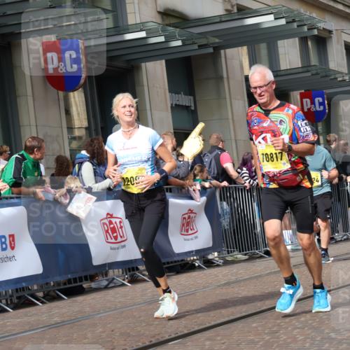 13.09.2026 - 21. swb-Marathon Bremen Strokosch-Dieckow http://msf.ph/oto/10328198 13.09.2026 11:01:50 Ziel 10173, 10257, 10331, 10439, 10473, 10500, 10617, 10636, 10803, 10817, 10915, 10924, 10943, 11249, 11268, 11436, 11576, 11811, 11853, 11859, 11886, 12016, 12042, 12094, 12095, 12134, 12135, 12145, 12360, 12412, 12437, 12506, 10181, 10251, 10332, 10409, 10444, 10497, 11075, 11115, 11150, 11305, 11324, 11369, 11412, 11413, 11479, 11486, 11550, 11551, 11666, 11668, 11747, 11798, 11859, 11985, 11986, 12379, 12412, 12466 meine-sportfotos.de
