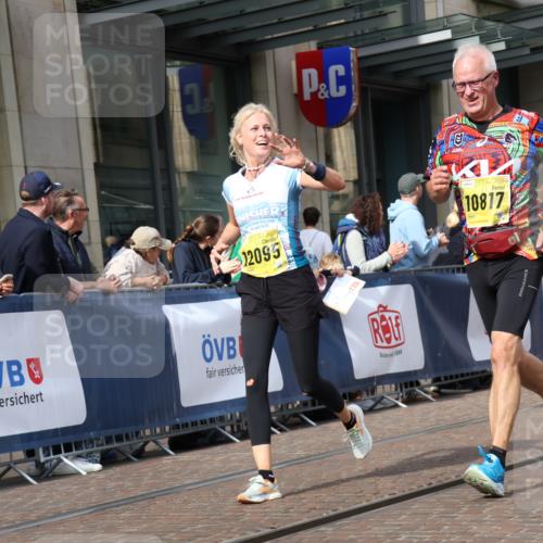 13.09.2026 - 21. swb-Marathon Bremen Strokosch-Dieckow http://msf.ph/oto/10328229 13.09.2026 11:01:51 Ziel 10153, 10173, 10257, 10331, 10439, 10473, 10500, 10617, 10636, 10803, 10817, 10915, 10924, 10943, 11249, 11268, 11436, 11576, 11811, 11853, 11886, 12016, 12042, 12094, 12095, 12134, 12135, 12145, 12360, 12437, 12506, 10181, 10251, 10332, 10409, 10444, 10497, 10817, 11075, 11115, 11150, 11268, 11305, 11324, 11369, 11412, 11413, 11479, 11486, 11550, 11551, 11668, 11747, 11859, 11985, 11986, 12095, 12379, 12412, 12466 meine-sportfotos.de