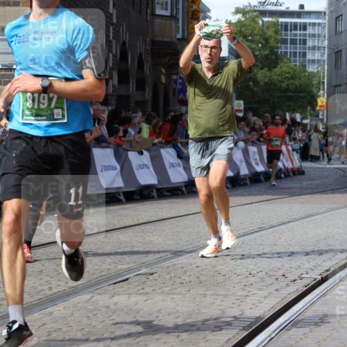 13.09.2026 - 21. swb-Marathon Bremen Strokosch-Dieckow http://msf.ph/oto/10328240 13.09.2026 13:13:17 Ziel 313, 868, 1513, 2350, 2442, 2498, 2559, 2801, 2858, 4605, 5379, 5965, 6349, 8291, 8419, 8798, 9217, 13140, 779, 2130, 2360, 2882, 6394, 6407, 8477, 8568, 8963 meine-sportfotos.de