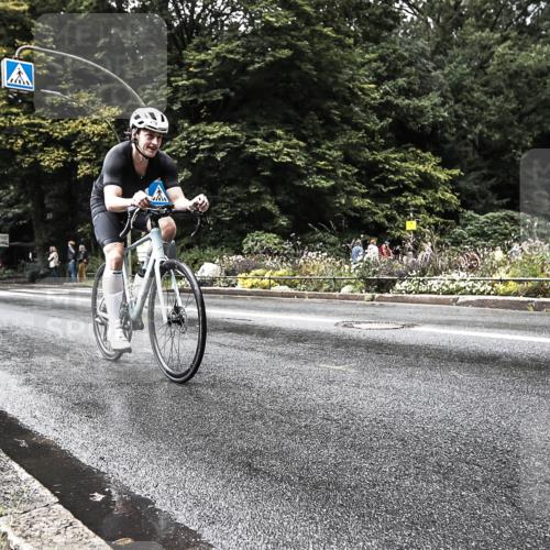 13.09.2026 - Stadtparktriathlon H.Heesch http://msf.ph/oto/10328256 13.09.2026 11:58:32 Radfahren 802, 951, 970, 1037, 1051 meine-sportfotos.de
