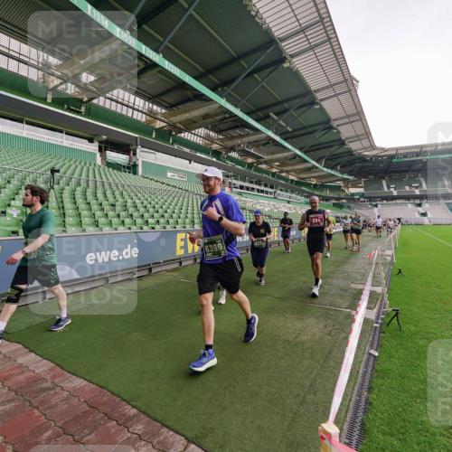 13.09.2026 - 21. swb-Marathon Bremen Michael Burmester http://msf.ph/oto/10328260 13.09.2026 13:33:55 Laufen im Stadion 155, 170, 193, 350, 428, 490, 594, 679, 709, 765, 786, 787, 916, 1001, 1026, 1048, 1051, 1098, 1292, 1377, 1444, 1553, 1557, 1560, 1591, 1592, 1607, 1661, 1703, 1760, 1772, 1784, 1827, 1996, 2077, 2132, 2226, 2230, 2231, 2320, 2338, 2374, 2399, 2400, 2451, 2456, 2479, 2511, 2514, 2515, 2539, 2543, 2616, 2630, 2641, 2718, 2735, 2757, 2769, 2787, 2791, 2982, 3014, 3345, 3443, 3503, 3547, 3577, 3601, 3614, 3660, 3708, 3709, 3720, 3797, 3875, 3901, 3911, 3952, 4001, 4014, 5151 meine-sportfotos.de