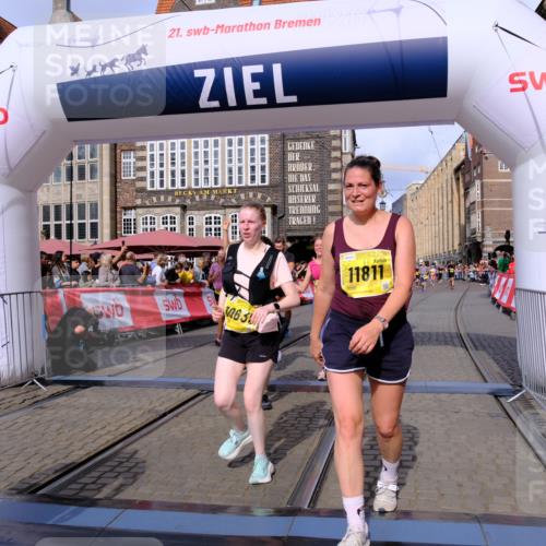 13.09.2026 - 21. swb-Marathon Bremen Tim E. http://msf.ph/oto/10328308 13.09.2026 11:02:28 Ziel 10173, 10331, 10439, 10473, 10500, 10617, 10636, 10803, 10915, 10924, 10943, 11249, 11576, 11811, 11853, 11886, 12016, 12042, 12094, 12134, 12135, 12145, 12360, 12437, 12506 meine-sportfotos.de