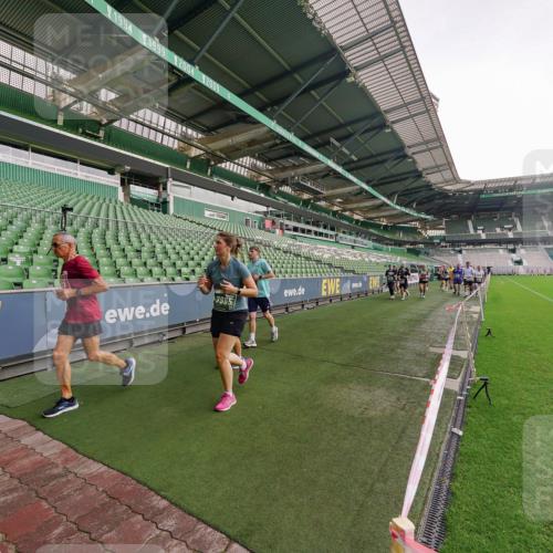 13.09.2026 - 21. swb-Marathon Bremen Michael Burmester http://msf.ph/oto/10328311 13.09.2026 13:34:00 Laufen im Stadion 155, 170, 193, 368, 428, 594, 679, 709, 765, 786, 787, 916, 1001, 1026, 1048, 1051, 1098, 1292, 1377, 1444, 1553, 1557, 1560, 1591, 1592, 1607, 1661, 1703, 1760, 1772, 1784, 1827, 1996, 2077, 2132, 2226, 2230, 2231, 2338, 2374, 2399, 2400, 2451, 2479, 2511, 2515, 2539, 2543, 2616, 2630, 2641, 2718, 2735, 2757, 2769, 2787, 2791, 2982, 3014, 3345, 3443, 3503, 3547, 3577, 3601, 3614, 3660, 3708, 3709, 3720, 3797, 3875, 3901, 3911, 3914, 3952, 4001, 4014, 5151 meine-sportfotos.de