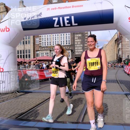 13.09.2026 - 21. swb-Marathon Bremen Tim E. http://msf.ph/oto/10328318 13.09.2026 11:02:28 Ziel 10173, 10331, 10439, 10473, 10500, 10617, 10636, 10803, 10915, 10924, 10943, 11249, 11576, 11811, 11853, 11886, 12016, 12042, 12094, 12134, 12135, 12145, 12360, 12437, 12506 meine-sportfotos.de