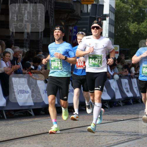 13.09.2026 - 21. swb-Marathon Bremen Strokosch-Dieckow http://msf.ph/oto/10328323 13.09.2026 13:13:24 Ziel 313, 621, 868, 987, 1207, 2442, 2498, 2559, 2801, 2858, 3625, 4582, 5345, 5379, 5769, 5965, 6349, 7874, 8291, 8419, 8464, 8798, 9092, 9217, 13140, 779, 2360, 2401, 2767, 2882, 6407, 7493, 8477, 8568, 8840, 8963, 9442 meine-sportfotos.de