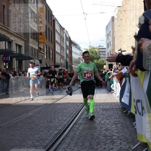 13.09.2026 - 21. swb-Marathon Bremen Strokosch-Dieckow http://msf.ph/oto/10328327 13.09.2026 13:21:09 Ziel 226, 1130, 2088, 2570, 2904, 2979, 3120, 3202, 3435, 3534, 3655, 3930, 4165, 4234, 4445, 4484, 4519, 5542, 6862, 7176, 8184, 8270, 8384, 8408, 8730, 8923, 9048, 9514, 9722, 9900, 13145, 854, 1056, 1191, 1881, 2425, 2640, 3356, 3450, 3933, 4126, 4316, 4362, 4465, 4612, 4734, 5161, 6357, 6401, 6680, 6970, 7902, 8237, 8323, 8408, 8622, 8791, 8971, 9267, 9268, 13120 meine-sportfotos.de