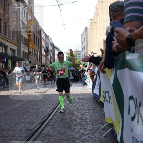 13.09.2026 - 21. swb-Marathon Bremen Strokosch-Dieckow http://msf.ph/oto/10328346 13.09.2026 13:21:09 Ziel 226, 1130, 2088, 2570, 2904, 2979, 3120, 3202, 3435, 3534, 3655, 3930, 4165, 4234, 4445, 4484, 4519, 5542, 6862, 7176, 8184, 8270, 8384, 8408, 8730, 8923, 9048, 9514, 9722, 9900, 13145, 854, 1056, 1191, 1881, 2425, 2640, 3356, 3450, 3933, 4126, 4316, 4362, 4465, 4612, 4734, 5161, 6357, 6401, 6680, 6970, 7902, 8237, 8323, 8408, 8622, 8791, 8971, 9267, 9268, 13120 meine-sportfotos.de