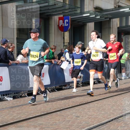 13.09.2026 - 21. swb-Marathon Bremen Strokosch-Dieckow http://msf.ph/oto/10328350 13.09.2026 11:01:53 Ziel 10153, 10154, 10173, 10257, 10273, 10274, 10278, 10331, 10338, 10439, 10473, 10500, 10617, 10636, 10738, 10803, 10885, 10915, 10924, 10943, 11249, 11436, 11505, 11576, 11811, 11853, 11886, 12016, 12042, 12094, 12134, 12135, 12145, 12360, 12437, 12506, 10251, 10332, 10409, 10444, 10497, 10817, 11075, 11115, 11150, 11268, 11305, 11324, 11369, 11412, 11413, 11479, 11486, 11668, 11747, 11859, 11985, 11986, 12095, 12379, 12412, 12466 meine-sportfotos.de