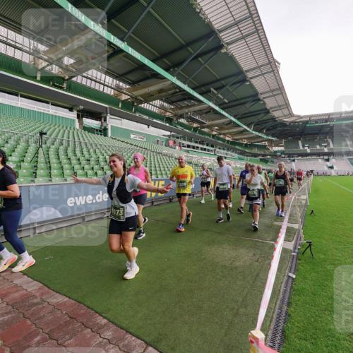 13.09.2026 - 21. swb-Marathon Bremen Michael Burmester http://msf.ph/oto/10328377 13.09.2026 13:34:09 Laufen im Stadion 155, 170, 193, 368, 428, 594, 679, 709, 765, 786, 787, 916, 1001, 1026, 1048, 1051, 1098, 1280, 1292, 1321, 1377, 1444, 1553, 1557, 1560, 1591, 1592, 1607, 1661, 1703, 1760, 1772, 1784, 1827, 1992, 1996, 2077, 2132, 2226, 2338, 2399, 2400, 2451, 2479, 2511, 2515, 2543, 2616, 2630, 2641, 2718, 2735, 2757, 2769, 2787, 2791, 2982, 3014, 3179, 3345, 3443, 3503, 3547, 3577, 3601, 3614, 3660, 3708, 3709, 3720, 3797, 3875, 3901, 3904, 3911, 3914, 3952, 4001, 4014, 5151 meine-sportfotos.de