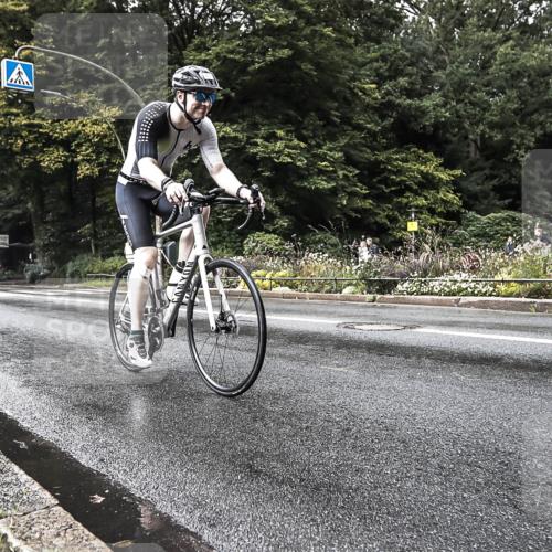 13.09.2026 - Stadtparktriathlon H.Heesch http://msf.ph/oto/10328378 13.09.2026 11:59:38 Radfahren 832, 851, 971, 1045 meine-sportfotos.de