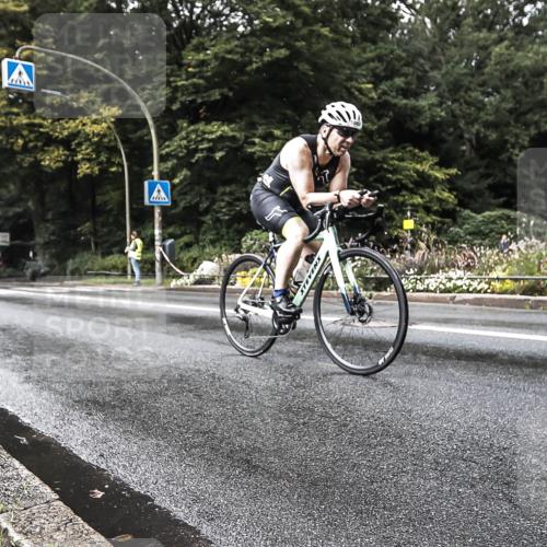 13.09.2026 - Stadtparktriathlon H.Heesch http://msf.ph/oto/10328383 13.09.2026 11:59:41 Radfahren 832, 851, 1045, 1057 meine-sportfotos.de