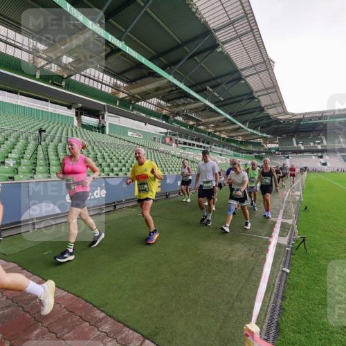 13.09.2026 - 21. swb-Marathon Bremen Michael Burmester http://msf.ph/oto/10328385 13.09.2026 13:34:10 Laufen im Stadion 155, 170, 193, 368, 428, 594, 679, 709, 765, 786, 787, 916, 1001, 1026, 1048, 1051, 1098, 1280, 1292, 1321, 1377, 1444, 1553, 1557, 1560, 1591, 1592, 1607, 1661, 1703, 1760, 1772, 1784, 1827, 1992, 1996, 2077, 2132, 2226, 2338, 2399, 2400, 2451, 2479, 2511, 2515, 2543, 2616, 2630, 2641, 2718, 2735, 2757, 2787, 2791, 2982, 3014, 3179, 3191, 3345, 3443, 3503, 3547, 3577, 3601, 3614, 3660, 3708, 3709, 3720, 3797, 3875, 3901, 3904, 3911, 3914, 3952, 4001, 4014, 4500, 4561, 5151 meine-sportfotos.de