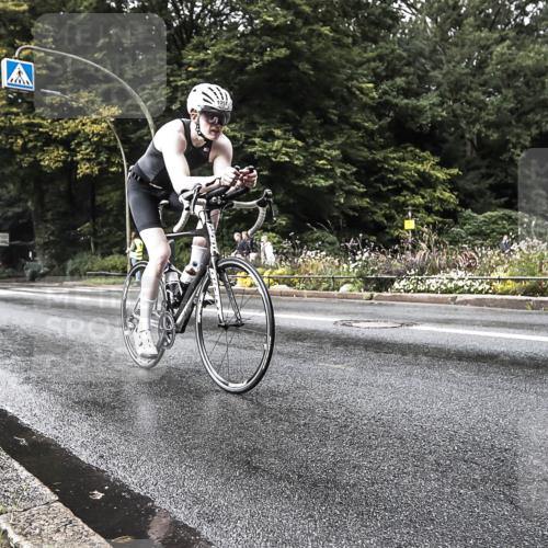 13.09.2026 - Stadtparktriathlon H.Heesch http://msf.ph/oto/10328389 13.09.2026 11:59:43 Radfahren 832, 1045, 1057 meine-sportfotos.de