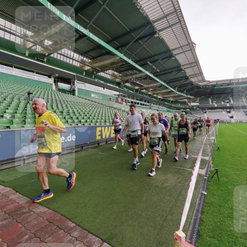 13.09.2026 - 21. swb-Marathon Bremen Michael Burmester http://msf.ph/oto/10328391 13.09.2026 13:34:11 Laufen im Stadion 155, 170, 193, 368, 428, 594, 679, 709, 765, 787, 916, 1001, 1026, 1048, 1051, 1098, 1280, 1292, 1321, 1377, 1444, 1553, 1557, 1560, 1591, 1592, 1607, 1661, 1703, 1760, 1772, 1784, 1827, 1992, 1996, 2077, 2132, 2226, 2338, 2399, 2400, 2451, 2479, 2511, 2515, 2543, 2616, 2630, 2641, 2718, 2735, 2757, 2787, 2791, 2982, 3014, 3179, 3191, 3345, 3443, 3503, 3547, 3577, 3601, 3614, 3660, 3708, 3709, 3720, 3797, 3875, 3901, 3904, 3911, 3914, 3952, 4001, 4014, 4500, 4561, 5151 meine-sportfotos.de