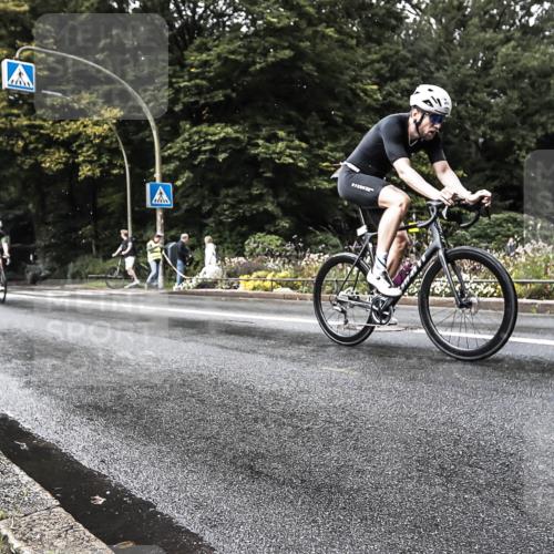13.09.2026 - Stadtparktriathlon H.Heesch http://msf.ph/oto/10328402 13.09.2026 11:59:53 Radfahren 805, 895, 986, 1026 meine-sportfotos.de