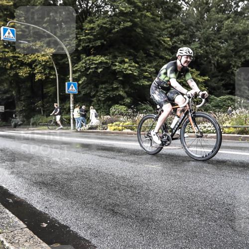 13.09.2026 - Stadtparktriathlon H.Heesch http://msf.ph/oto/10328411 13.09.2026 11:59:54 Radfahren 895, 986, 1026 meine-sportfotos.de