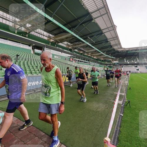 13.09.2026 - 21. swb-Marathon Bremen Michael Burmester http://msf.ph/oto/10328425 13.09.2026 13:34:14 Laufen im Stadion 155, 170, 193, 368, 428, 594, 679, 709, 765, 916, 1001, 1026, 1048, 1051, 1098, 1280, 1321, 1444, 1553, 1557, 1560, 1591, 1592, 1607, 1661, 1703, 1760, 1772, 1784, 1827, 1992, 1996, 2077, 2132, 2226, 2338, 2399, 2400, 2451, 2479, 2511, 2515, 2543, 2616, 2630, 2641, 2718, 2735, 2757, 2787, 2791, 2982, 3014, 3179, 3191, 3345, 3443, 3503, 3547, 3577, 3601, 3614, 3660, 3708, 3709, 3720, 3797, 3875, 3901, 3904, 3911, 3914, 3952, 4001, 4014, 4500, 4561, 5151 meine-sportfotos.de