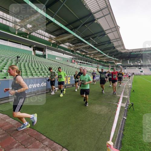 13.09.2026 - 21. swb-Marathon Bremen Michael Burmester http://msf.ph/oto/10328430 13.09.2026 13:34:15 Laufen im Stadion 155, 170, 193, 368, 428, 594, 679, 709, 765, 916, 1001, 1026, 1048, 1051, 1098, 1280, 1321, 1396, 1444, 1553, 1557, 1560, 1591, 1592, 1607, 1661, 1703, 1760, 1772, 1784, 1827, 1992, 1996, 2077, 2132, 2226, 2338, 2399, 2400, 2451, 2479, 2511, 2515, 2543, 2616, 2630, 2641, 2718, 2735, 2757, 2787, 2791, 2982, 3014, 3179, 3191, 3345, 3443, 3503, 3547, 3577, 3601, 3614, 3660, 3708, 3709, 3720, 3797, 3875, 3901, 3904, 3911, 3914, 3952, 4001, 4014, 4500, 4561, 5151 meine-sportfotos.de