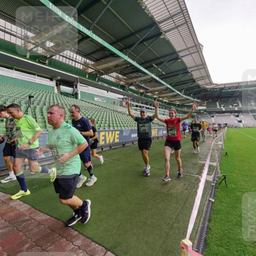 13.09.2026 - 21. swb-Marathon Bremen Michael Burmester http://msf.ph/oto/10328447 13.09.2026 13:34:16 Laufen im Stadion 155, 170, 193, 368, 428, 594, 679, 709, 765, 916, 1001, 1026, 1048, 1051, 1098, 1280, 1321, 1396, 1444, 1553, 1557, 1560, 1591, 1592, 1607, 1661, 1703, 1760, 1772, 1784, 1827, 1992, 1996, 2077, 2132, 2226, 2338, 2399, 2400, 2451, 2479, 2511, 2515, 2543, 2616, 2630, 2641, 2718, 2735, 2757, 2787, 2791, 2982, 3014, 3179, 3191, 3345, 3443, 3503, 3547, 3577, 3601, 3614, 3660, 3708, 3709, 3720, 3797, 3875, 3901, 3904, 3911, 3914, 3952, 4001, 4014, 4500, 4546, 4561, 5151 meine-sportfotos.de