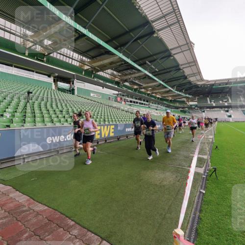 13.09.2026 - 21. swb-Marathon Bremen Michael Burmester http://msf.ph/oto/10328476 13.09.2026 13:34:20 Laufen im Stadion 155, 170, 193, 368, 428, 594, 679, 709, 765, 916, 1001, 1026, 1048, 1051, 1098, 1280, 1321, 1396, 1444, 1553, 1557, 1560, 1591, 1592, 1607, 1661, 1703, 1760, 1772, 1784, 1827, 1992, 1996, 2077, 2132, 2226, 2335, 2338, 2399, 2400, 2451, 2479, 2511, 2515, 2543, 2630, 2641, 2718, 2735, 2757, 2787, 2791, 2982, 3179, 3191, 3345, 3443, 3503, 3547, 3577, 3601, 3614, 3660, 3708, 3709, 3720, 3797, 3875, 3904, 3911, 3914, 3952, 4001, 4014, 4500, 4546, 4561, 5151 meine-sportfotos.de