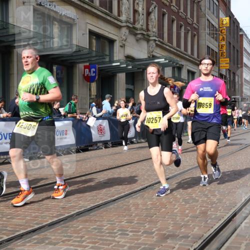 13.09.2026 - 21. swb-Marathon Bremen Strokosch-Dieckow http://msf.ph/oto/10328485 13.09.2026 11:01:55 Ziel 10153, 10154, 10173, 10273, 10274, 10278, 10331, 10338, 10439, 10473, 10500, 10617, 10636, 10738, 10803, 10885, 10915, 10924, 10943, 11249, 11505, 11576, 11811, 11853, 11886, 12016, 12042, 12094, 12134, 12135, 12145, 12360, 12437, 12506, 10251, 10257, 10332, 10409, 10444, 10497, 10817, 11075, 11115, 11150, 11268, 11305, 11369, 11412, 11413, 11436, 11479, 11486, 11668, 11747, 11859, 11985, 11986, 12095, 12379, 12412, 12466 meine-sportfotos.de