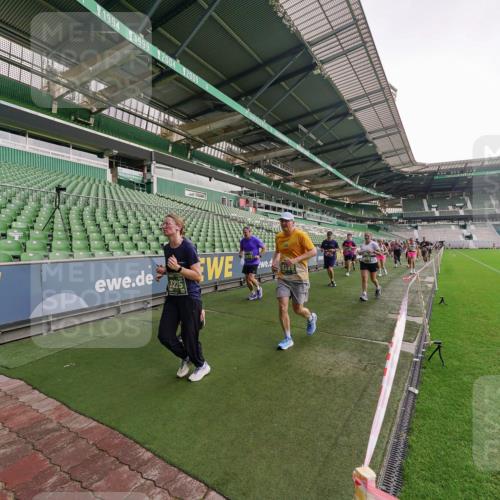 13.09.2026 - 21. swb-Marathon Bremen Michael Burmester http://msf.ph/oto/10328490 13.09.2026 13:34:21 Laufen im Stadion 155, 170, 193, 368, 428, 594, 679, 709, 765, 916, 1001, 1026, 1048, 1051, 1098, 1280, 1321, 1396, 1444, 1553, 1557, 1560, 1607, 1661, 1703, 1760, 1772, 1784, 1827, 1992, 1996, 2077, 2132, 2226, 2335, 2338, 2399, 2400, 2451, 2479, 2511, 2515, 2543, 2630, 2641, 2718, 2735, 2757, 2787, 2791, 2982, 3179, 3191, 3345, 3443, 3503, 3547, 3577, 3601, 3614, 3660, 3708, 3709, 3720, 3797, 3875, 3904, 3911, 3914, 3952, 4001, 4014, 4500, 4546, 4561, 5151 meine-sportfotos.de