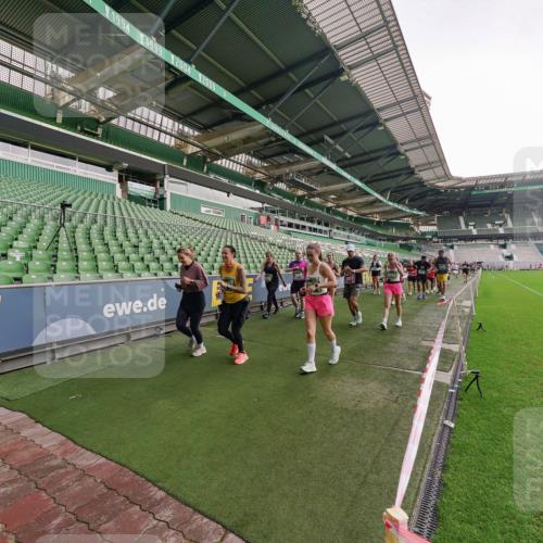 13.09.2026 - 21. swb-Marathon Bremen Michael Burmester http://msf.ph/oto/10328528 13.09.2026 13:34:27 Laufen im Stadion 155, 170, 193, 368, 428, 462, 496, 594, 679, 709, 765, 916, 1001, 1026, 1048, 1051, 1098, 1280, 1321, 1396, 1444, 1553, 1557, 1560, 1607, 1661, 1703, 1760, 1772, 1784, 1827, 1965, 1992, 1996, 2077, 2132, 2226, 2335, 2338, 2399, 2400, 2451, 2479, 2511, 2515, 2543, 2641, 2718, 2735, 2757, 2787, 2791, 2894, 2982, 3179, 3191, 3345, 3443, 3503, 3547, 3577, 3601, 3614, 3660, 3708, 3709, 3720, 3797, 3875, 3904, 3911, 3914, 3952, 4001, 4014, 4500, 4546, 4561, 5151 meine-sportfotos.de
