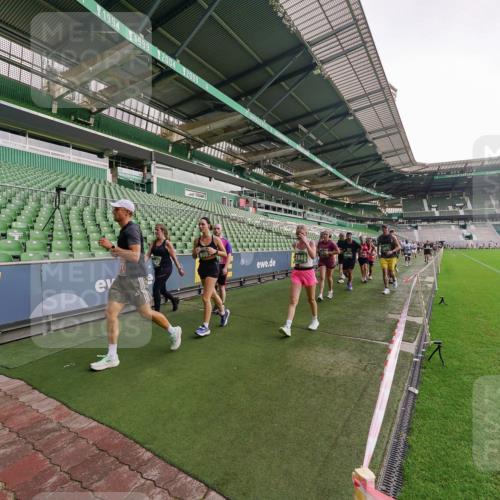 13.09.2026 - 21. swb-Marathon Bremen Michael Burmester http://msf.ph/oto/10328545 13.09.2026 13:34:29 Laufen im Stadion 155, 170, 193, 368, 428, 462, 496, 594, 679, 709, 765, 916, 1001, 1026, 1048, 1051, 1098, 1280, 1321, 1396, 1444, 1553, 1557, 1560, 1607, 1661, 1703, 1760, 1772, 1784, 1827, 1965, 1992, 1996, 2077, 2132, 2226, 2335, 2338, 2399, 2400, 2451, 2479, 2511, 2515, 2543, 2641, 2718, 2735, 2757, 2787, 2791, 2894, 2982, 3179, 3191, 3345, 3443, 3503, 3547, 3577, 3614, 3660, 3708, 3709, 3720, 3797, 3875, 3904, 3911, 3914, 3952, 4001, 4014, 4500, 4546, 4561, 5151 meine-sportfotos.de