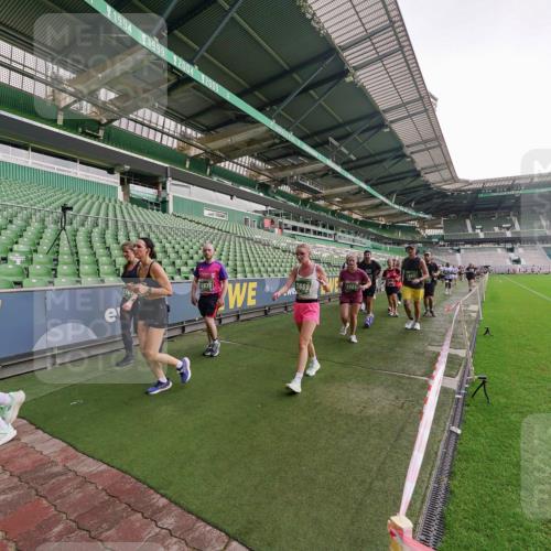 13.09.2026 - 21. swb-Marathon Bremen Michael Burmester http://msf.ph/oto/10328556 13.09.2026 13:34:29 Laufen im Stadion 155, 170, 193, 368, 428, 462, 496, 594, 679, 709, 765, 916, 1001, 1026, 1048, 1051, 1098, 1280, 1321, 1396, 1444, 1553, 1557, 1560, 1607, 1661, 1703, 1760, 1772, 1784, 1827, 1965, 1992, 1996, 2077, 2132, 2226, 2335, 2338, 2399, 2400, 2451, 2479, 2511, 2515, 2543, 2641, 2718, 2735, 2757, 2787, 2791, 2894, 2982, 3179, 3191, 3345, 3443, 3503, 3547, 3577, 3614, 3660, 3708, 3709, 3720, 3797, 3875, 3904, 3911, 3914, 3952, 4001, 4014, 4500, 4546, 4561, 5151 meine-sportfotos.de