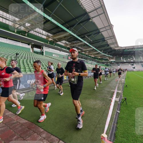 13.09.2026 - 21. swb-Marathon Bremen Michael Burmester http://msf.ph/oto/10328586 13.09.2026 13:34:33 Laufen im Stadion 155, 170, 193, 368, 428, 462, 496, 594, 679, 709, 765, 916, 1001, 1026, 1048, 1051, 1098, 1280, 1321, 1396, 1444, 1553, 1557, 1560, 1607, 1661, 1703, 1760, 1772, 1784, 1827, 1965, 1992, 1996, 2077, 2132, 2226, 2335, 2338, 2399, 2400, 2451, 2479, 2511, 2515, 2543, 2641, 2650, 2718, 2735, 2757, 2787, 2791, 2894, 2982, 3179, 3191, 3345, 3406, 3443, 3503, 3547, 3577, 3614, 3660, 3708, 3709, 3720, 3797, 3875, 3904, 3911, 3914, 3952, 4001, 4014, 4500, 4546, 4561, 5151 meine-sportfotos.de