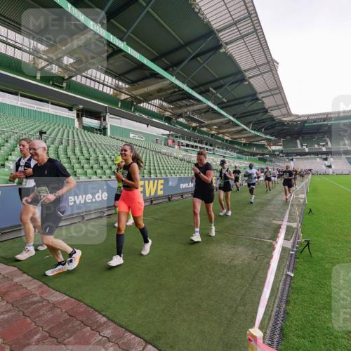 13.09.2026 - 21. swb-Marathon Bremen Michael Burmester http://msf.ph/oto/10328601 13.09.2026 13:34:34 Laufen im Stadion 155, 170, 193, 368, 428, 462, 496, 594, 679, 709, 765, 916, 1001, 1026, 1048, 1051, 1098, 1280, 1321, 1396, 1444, 1553, 1557, 1560, 1607, 1661, 1703, 1760, 1772, 1784, 1827, 1965, 1992, 1996, 2077, 2132, 2226, 2335, 2338, 2399, 2400, 2451, 2479, 2511, 2515, 2543, 2641, 2650, 2718, 2735, 2757, 2787, 2791, 2894, 2982, 3179, 3191, 3345, 3406, 3443, 3503, 3547, 3577, 3614, 3660, 3708, 3709, 3720, 3797, 3875, 3904, 3911, 3914, 3952, 4001, 4014, 4500, 4546, 4561, 5151 meine-sportfotos.de