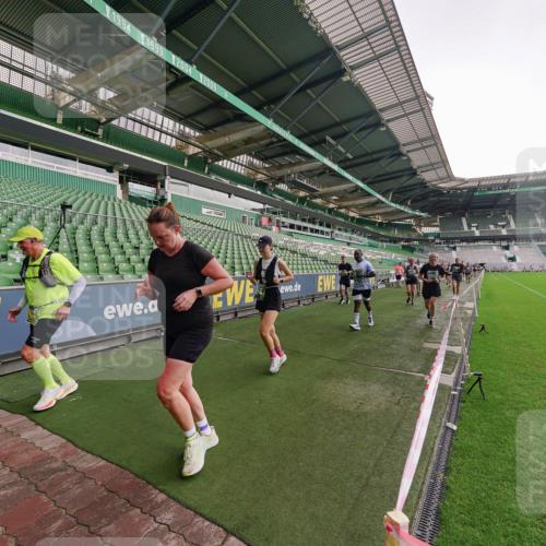 13.09.2026 - 21. swb-Marathon Bremen Michael Burmester http://msf.ph/oto/10328614 13.09.2026 13:34:35 Laufen im Stadion 155, 170, 193, 368, 428, 462, 496, 594, 679, 709, 765, 916, 1001, 1026, 1048, 1051, 1098, 1280, 1321, 1396, 1444, 1553, 1557, 1560, 1607, 1661, 1703, 1760, 1772, 1784, 1827, 1965, 1992, 1996, 2132, 2226, 2335, 2338, 2399, 2400, 2451, 2479, 2511, 2515, 2543, 2641, 2650, 2718, 2735, 2757, 2787, 2791, 2894, 2982, 3179, 3191, 3345, 3406, 3443, 3503, 3547, 3577, 3614, 3660, 3708, 3709, 3720, 3797, 3875, 3904, 3911, 3914, 3952, 4001, 4014, 4500, 4546, 4561, 4967, 5151 meine-sportfotos.de