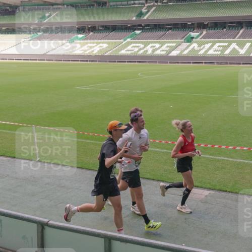 13.09.2026 - 21. swb-Marathon Bremen Michael Burmester http://msf.ph/oto/10328621 13.09.2026 12:58:55 Laufen im Stadion 141, 148, 191, 226, 232, 334, 511, 672, 745, 789, 790, 909, 972, 1080, 1119, 1166, 1191, 1199, 1281, 1516, 1535, 1642, 1647, 1752, 1881, 1931, 1933, 2046, 2210, 2289, 2343, 2367, 2371, 2397, 2423, 2425, 2570, 2577, 2771, 2806, 2807, 2827, 2885, 2899, 2903, 2953, 2961, 2979, 3015, 3021, 3098, 3120, 3124, 3138, 3148, 3182, 3186, 3190, 3233, 3319, 3338, 3435, 3516, 3531, 3534, 3560, 3652, 3655, 3685, 3690, 3695, 3866, 3933, 3934, 4120, 205 meine-sportfotos.de