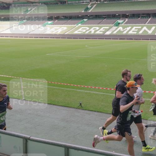 13.09.2026 - 21. swb-Marathon Bremen Michael Burmester http://msf.ph/oto/10328633 13.09.2026 12:58:55 Laufen im Stadion 141, 148, 191, 226, 232, 334, 511, 672, 745, 789, 790, 909, 972, 1080, 1119, 1166, 1191, 1199, 1281, 1516, 1535, 1642, 1647, 1752, 1881, 1931, 1933, 2046, 2210, 2289, 2343, 2367, 2371, 2397, 2423, 2425, 2570, 2577, 2771, 2806, 2807, 2827, 2885, 2899, 2903, 2953, 2961, 2979, 3015, 3021, 3098, 3120, 3124, 3138, 3148, 3182, 3186, 3190, 3233, 3319, 3338, 3435, 3516, 3531, 3534, 3560, 3652, 3655, 3685, 3690, 3695, 3866, 3933, 3934, 4120, 205 meine-sportfotos.de